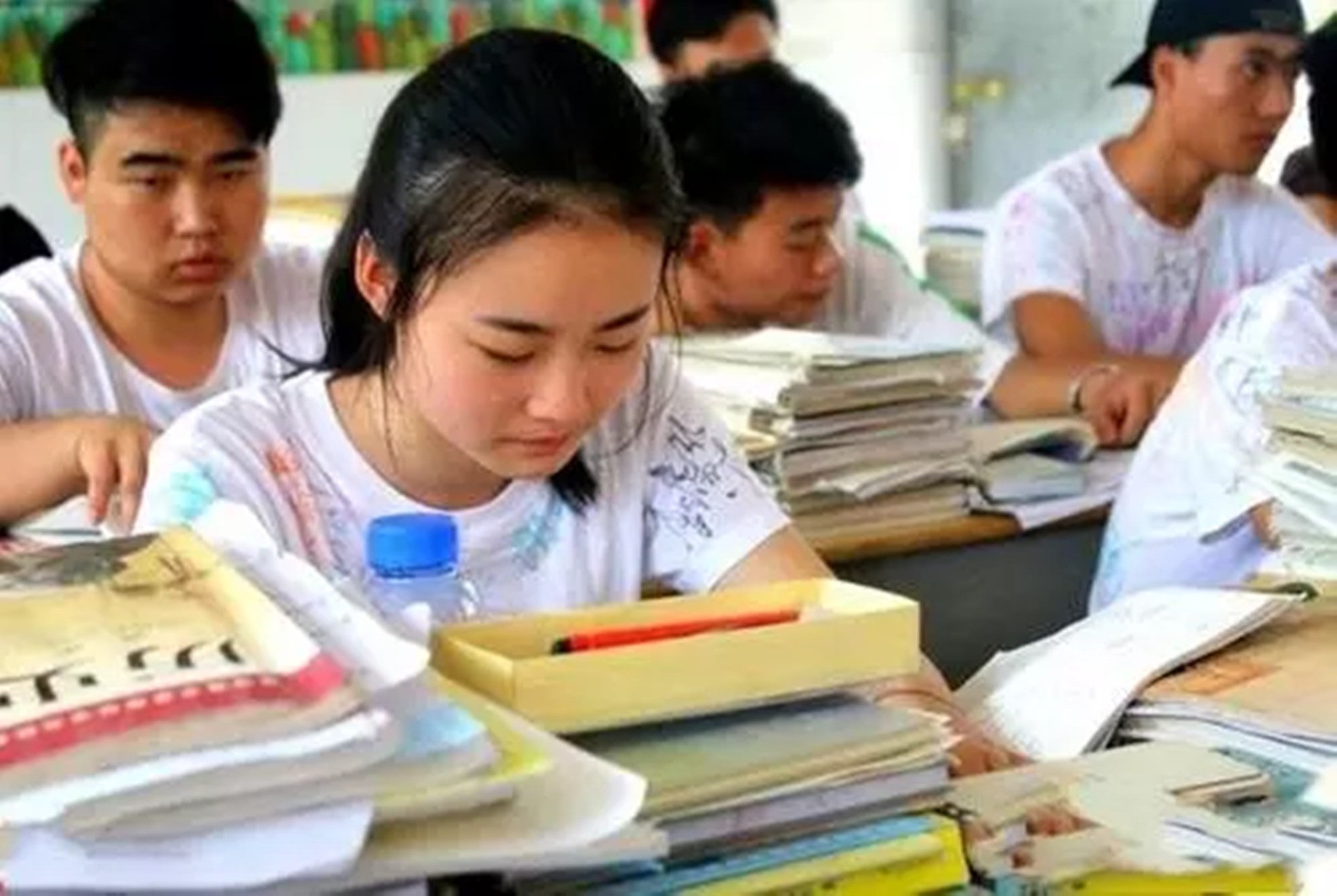 21高考是文科“劝退现场”？文理相差100分不说，500分只有专科命