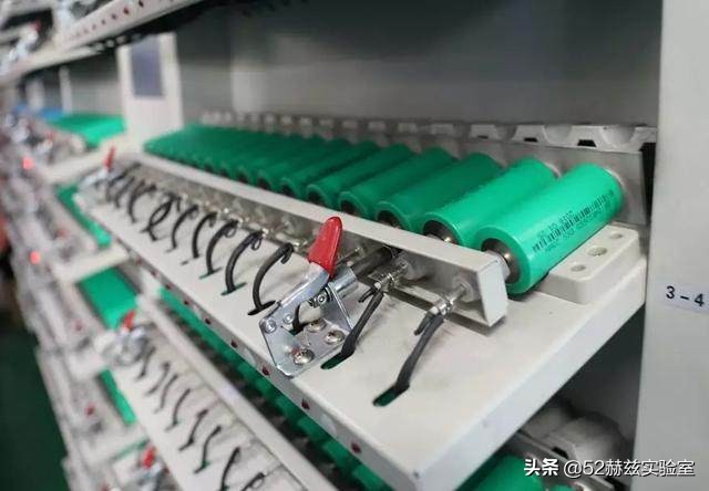 “比克电池”，全球知名的锂离子二次充电电池制造商，以其卓越的品质和技术创新闻名。