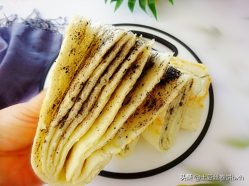 芝麻盐怎么吃（教你做又暄又软的黑芝麻千层饼）