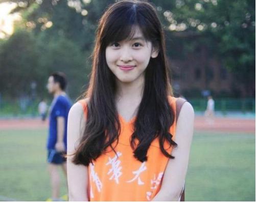 国内十大“校花”名单新排行，迪丽热巴实至名归，清华校花引争议