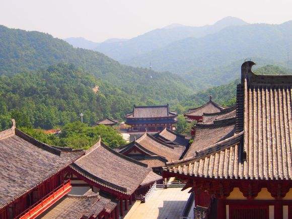 河南南阳有3所本科院校，其中一所在风景区，每年只招生50人