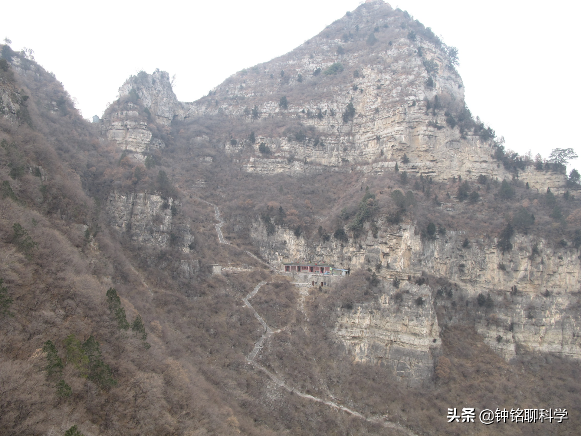 中国第一鬼村“封门村”有多神秘？主播夜闯鬼村，晚上又报警求救