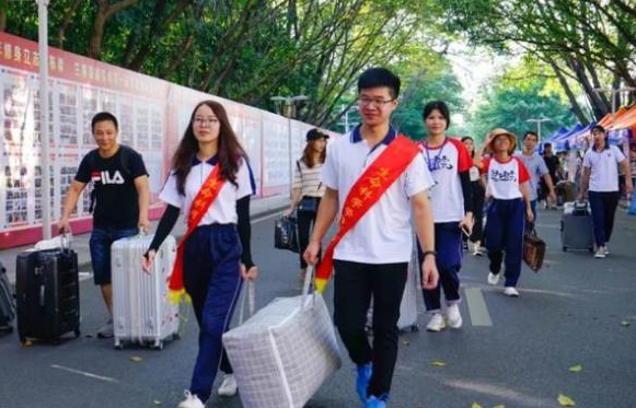 新疆农业大学科学技术学院（还没毕业母校就没了）