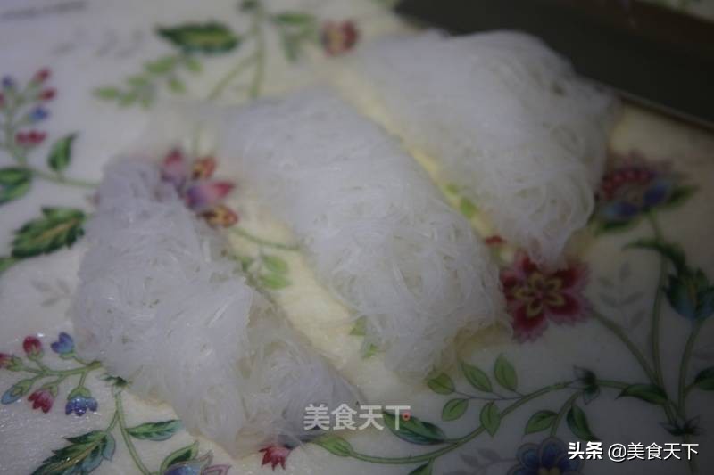 酸溜溜的味道，酸爽可口，开胃下饭，还帮油腻腻的肠胃减减负