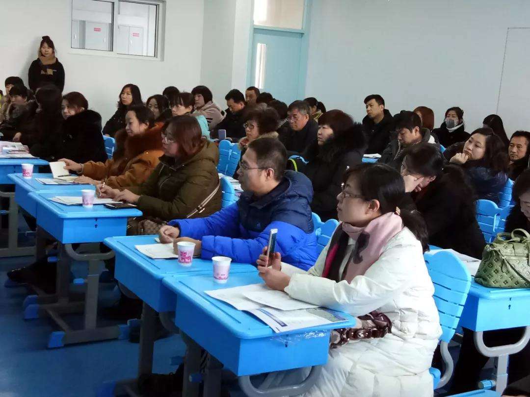 高一“家长会”，家长们都该做点啥？提前计划一下好。