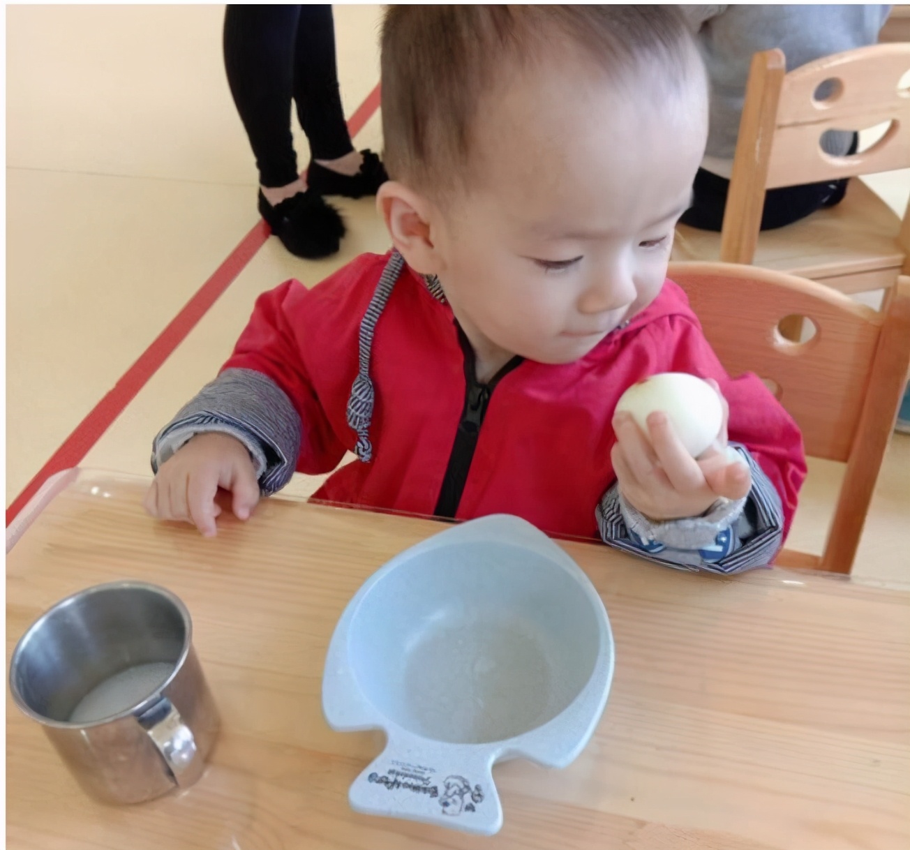 辅食中常见食物鸡蛋，吃不对会伤害孩子健康，妈妈奶奶要警惕