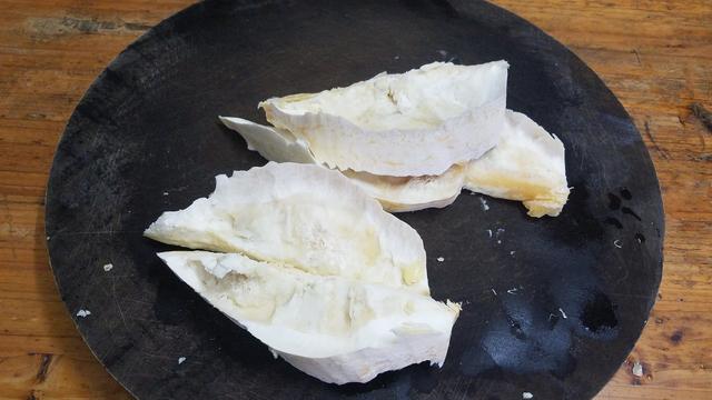 鸡肉里放进2块榴莲，这样做太好吃了，鲜香美味，一锅还不够吃