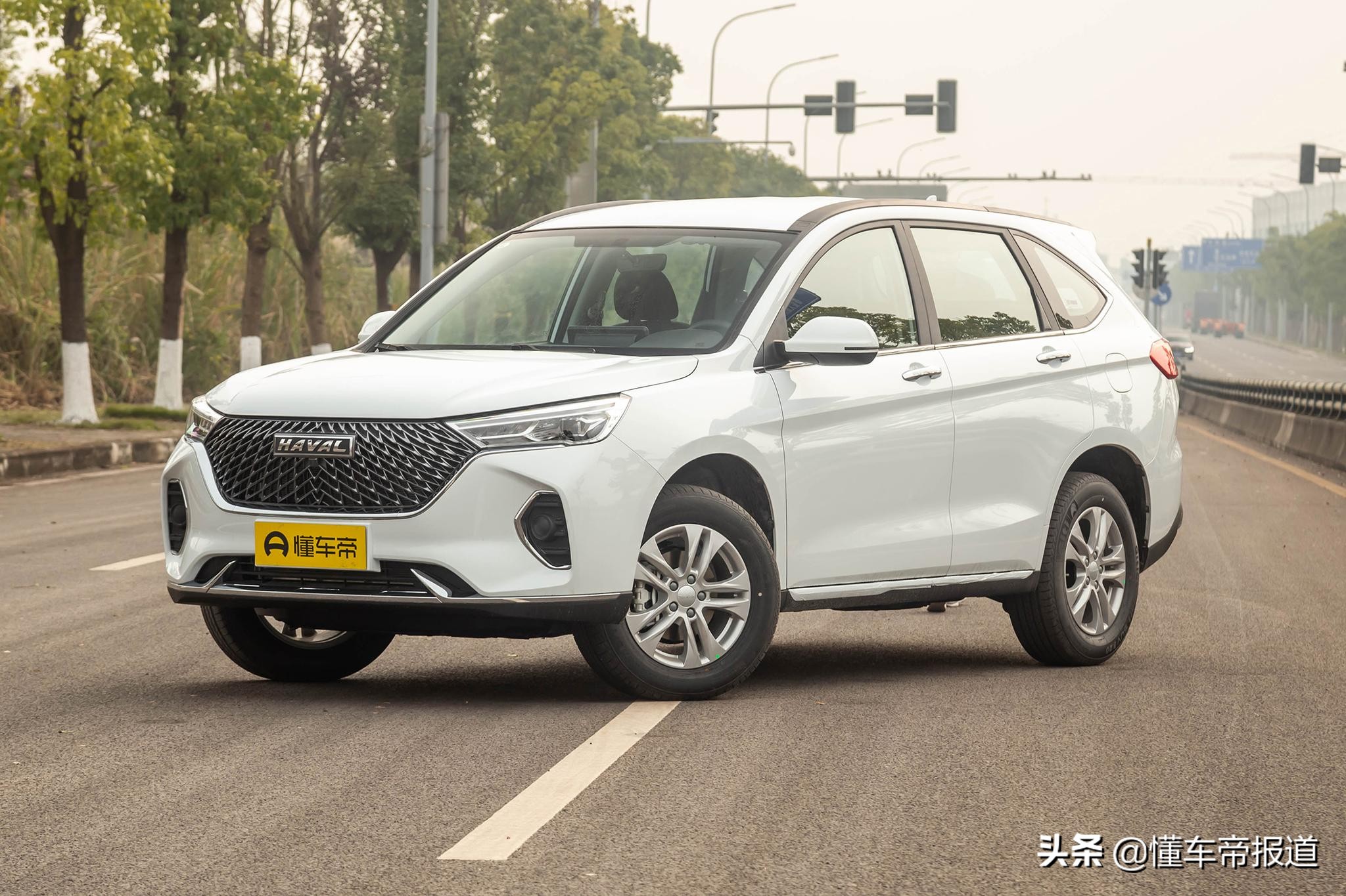 新车｜售6.79万-7.89万元 新款风光S560正式上市