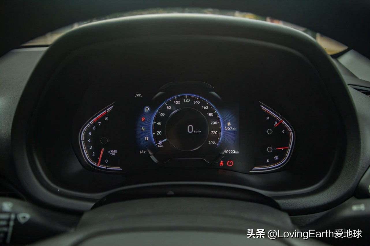 2022现代 i30 Elite两厢小车：无视SUV的冲击