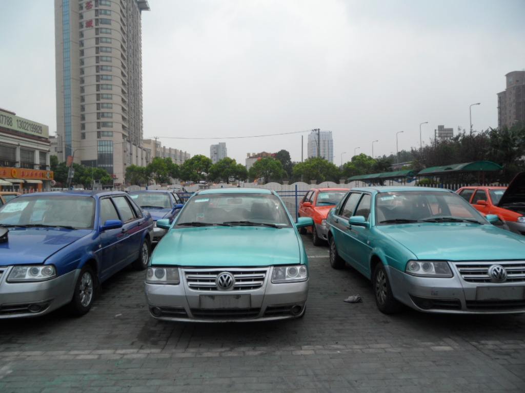 小伙花2万买一台12年朗逸二手车，回家后才发现马上要报废了！