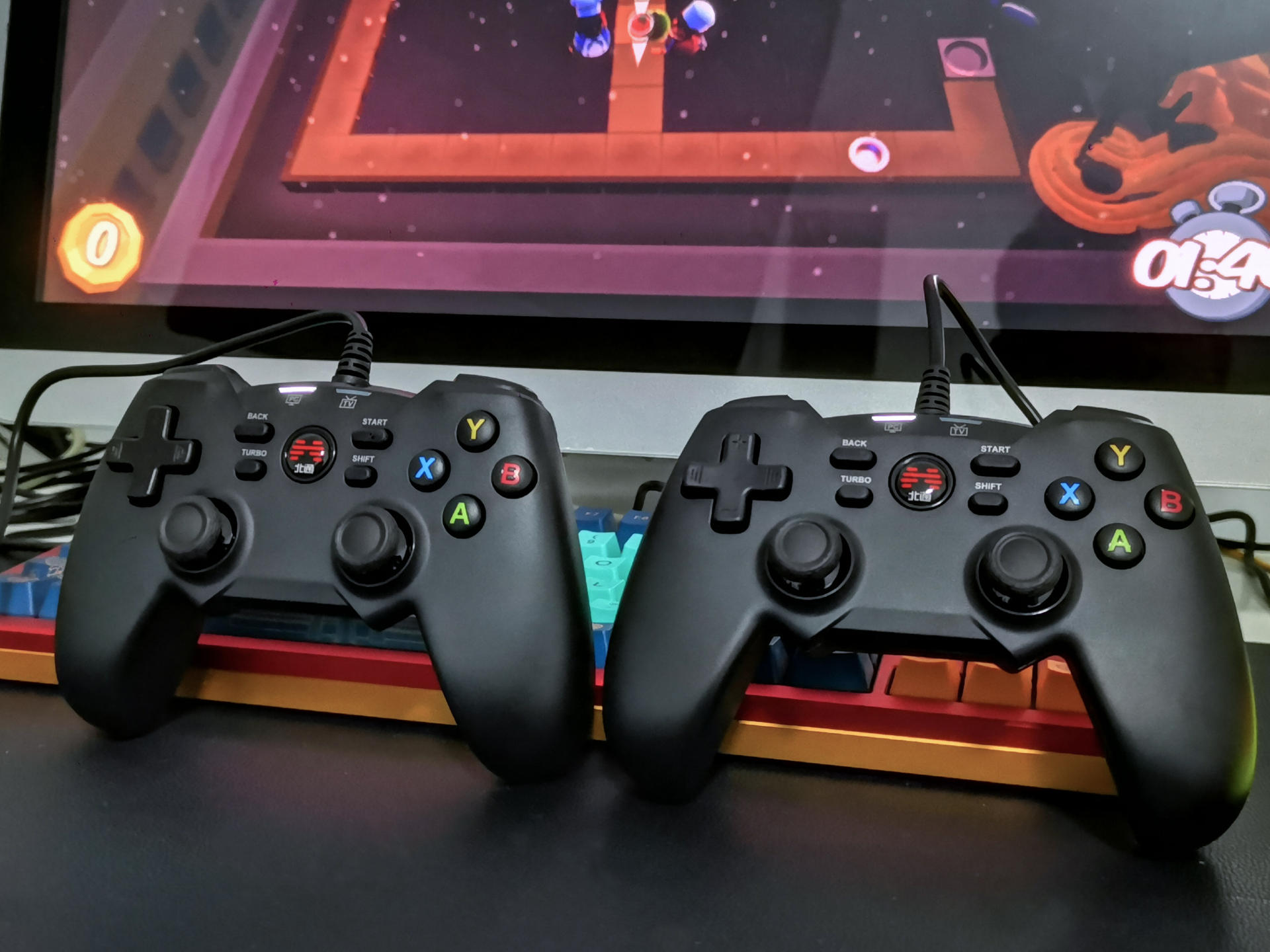 全家人的游戏时刻 北通蝙蝠4游戏手柄 与你相伴