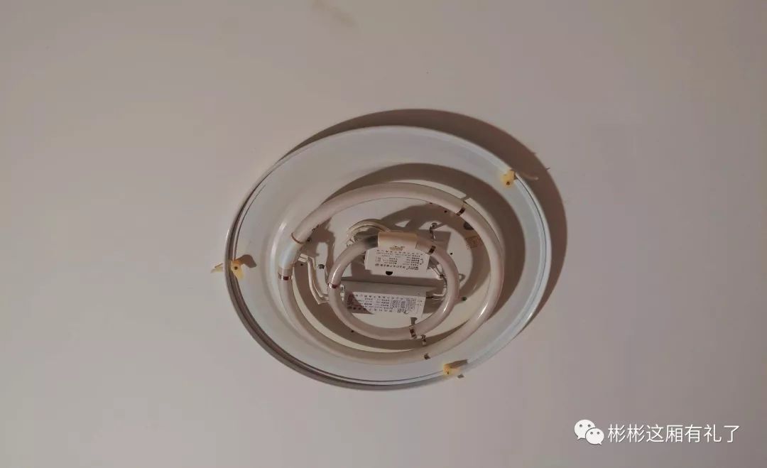 家里的“清风明月”：Yeelight逸扬风扇吊灯使用记