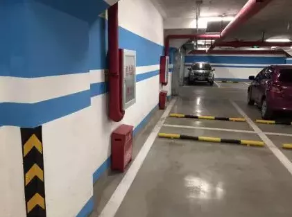 建筑师们,请不要再设计这种停车位了