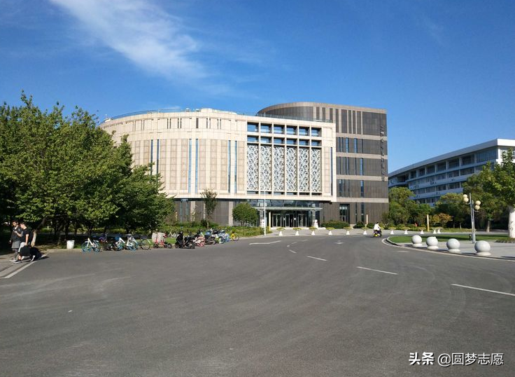 南京中医药大学：我国最早建立的中医药高校！这所院校算名校吗？