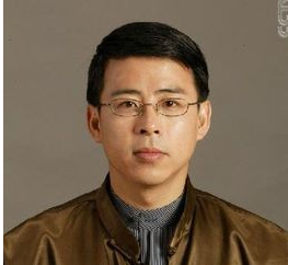 阿丘从央视才子到名誉扫地，你以为是情乱惹祸，其实背后另有隐情