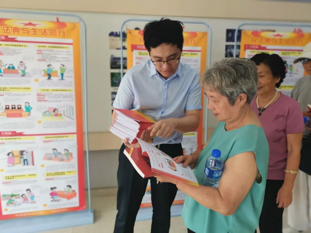 泰州：党员律师进网格，当好“八大员”