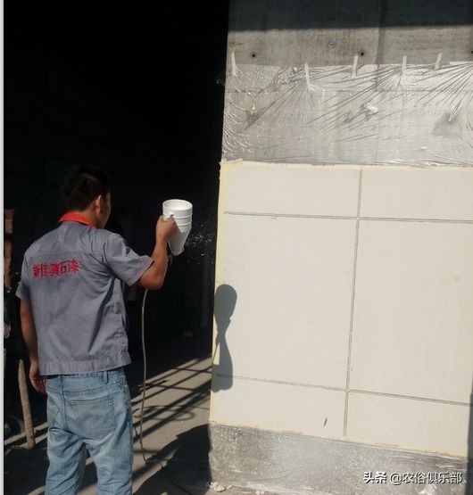 不贴瓷砖情况下，如何省钱又美观的处理外墙？3种方法供农民借鉴