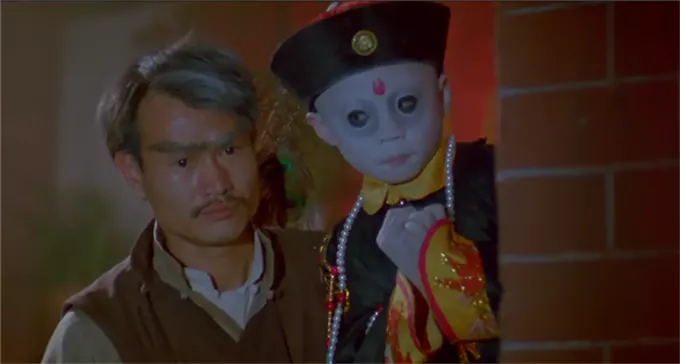 港版《上帝也疯狂》,周星驰林正英唯一的合作,“李小龙”来助阵