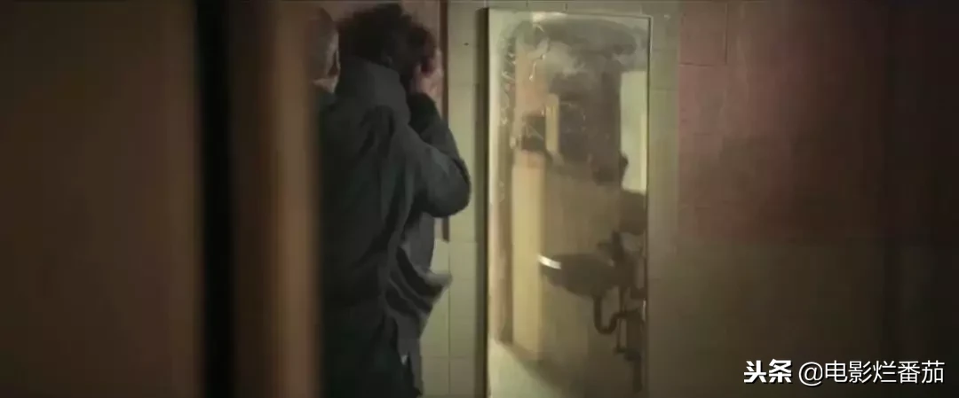 这个自带bgm的男人回归,让人看得一身鸡皮疙瘩!
