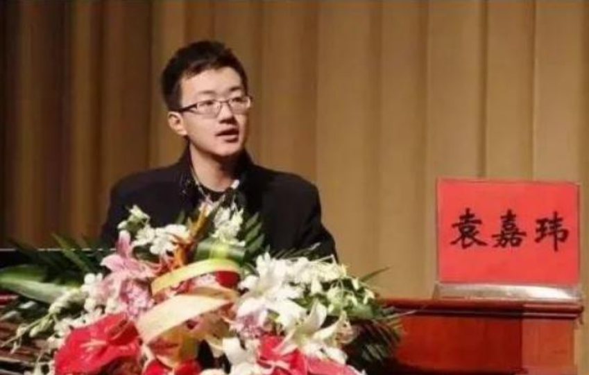 ​哈佛大学揭开学霸背后的真相：他们的阅读书单，都惊人的相似