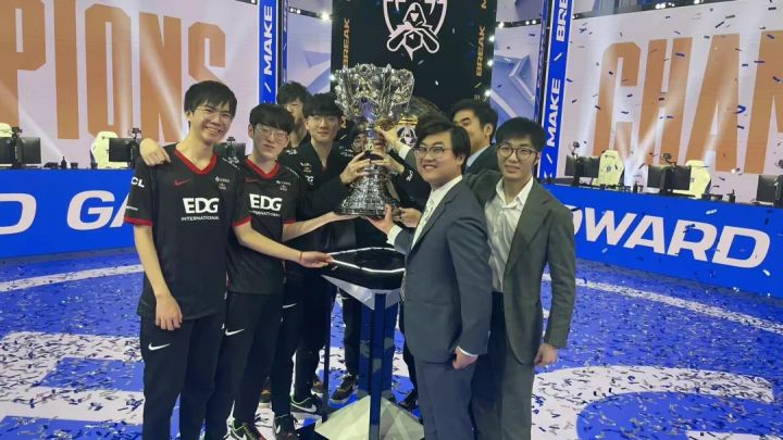 EDG决赛得冠，刷爆朋友圈！这些大学已开设电竞专业