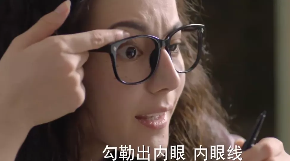 “丑女”大变身,丑是真丑,美也是真美,看得人虎躯一震