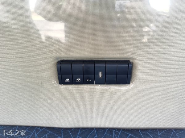 2020款重汽汕德卡牵引车配超高顶驾驶室，售价45万元值吗？