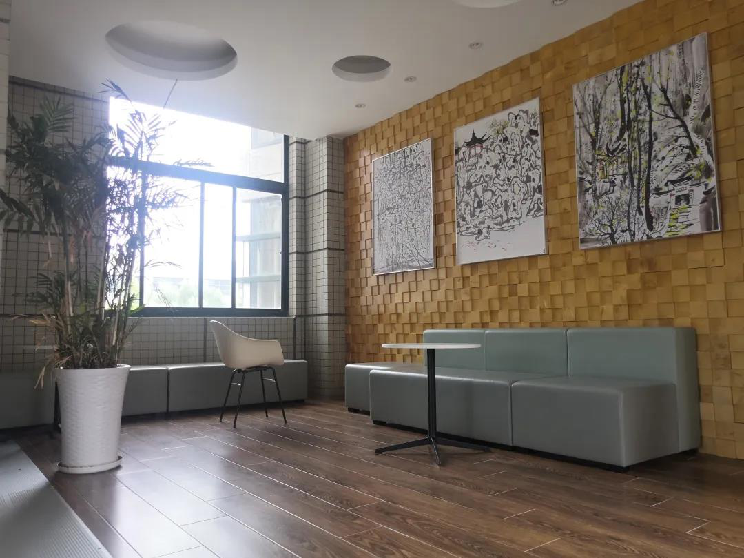 陕西最“豪华”大学之一！坐拥4大“网红”食堂，游泳馆、商业街一应俱全！