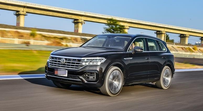 68.2万喜提沃尔沃XC90，2个月再开大众途锐，车主：对比差距明显
