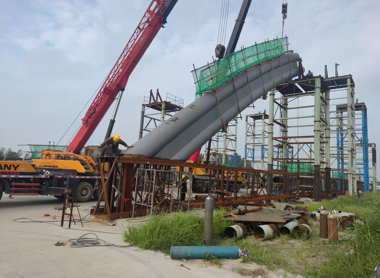 图解:钢管混凝土系杆拱整体吊装施工