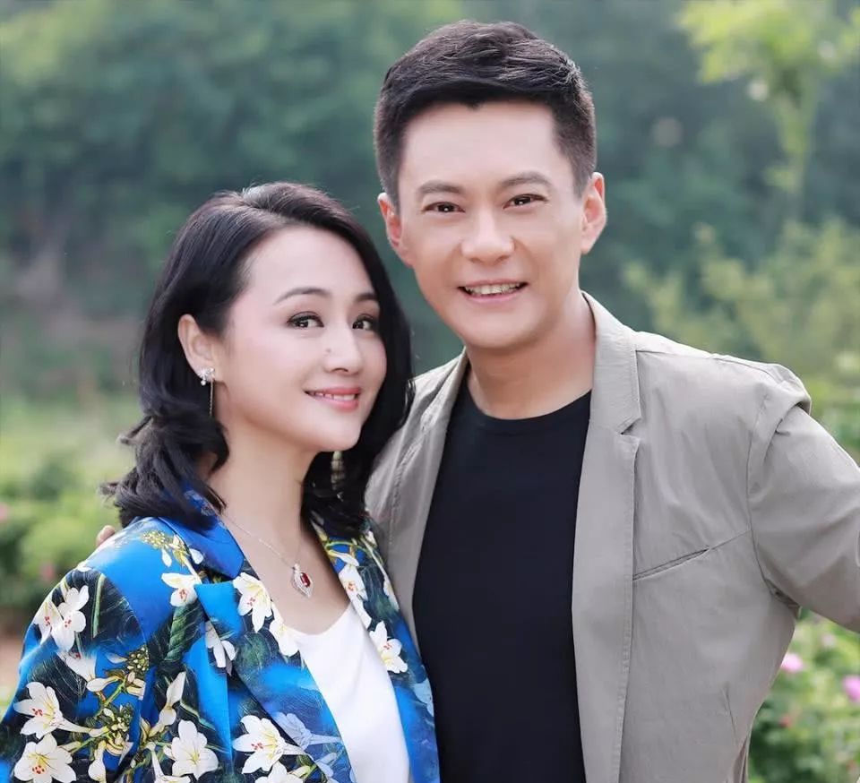 一见钟情后相爱20余年,曹颖王斑的神仙爱情让人艳羡