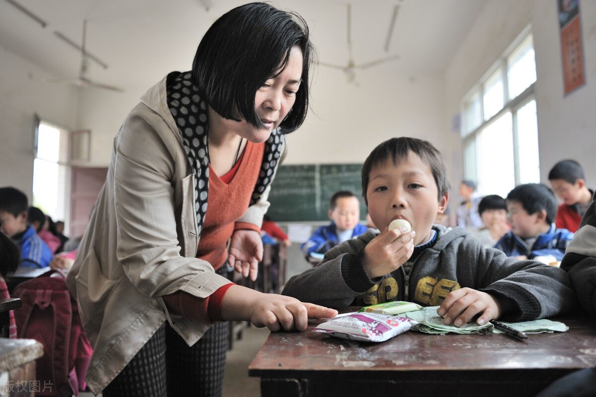 关于甘肃省农村小学英语教师培训需求的调查研究