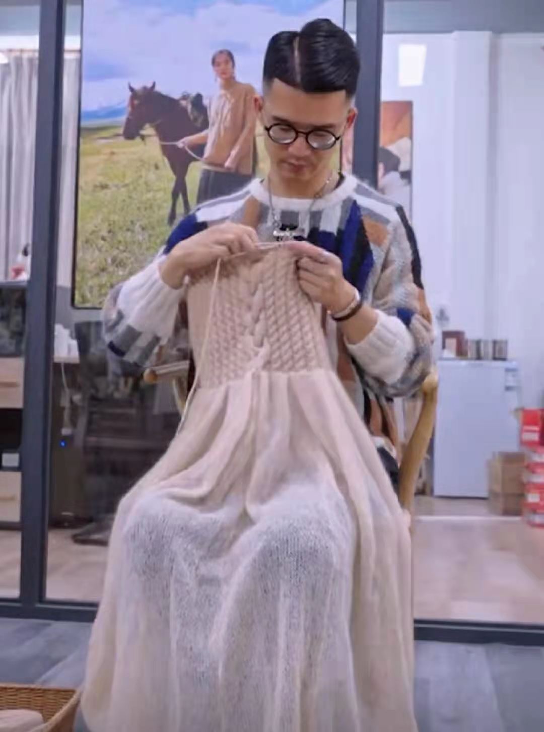 你知道最好的毛衣吗？马海毛——当下最时髦的毛衣，网红界的新宠