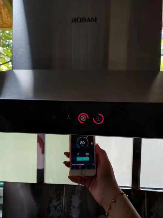 老板油烟机噪音吓到消费者心慌 要求厂家检测遭拒绝