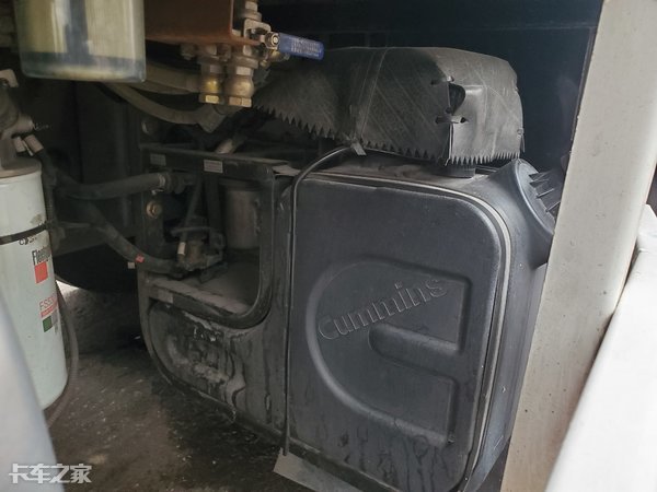 卡车能有多讲究？偶遇欧曼EST绿通之星冷藏车，车主专治强迫症