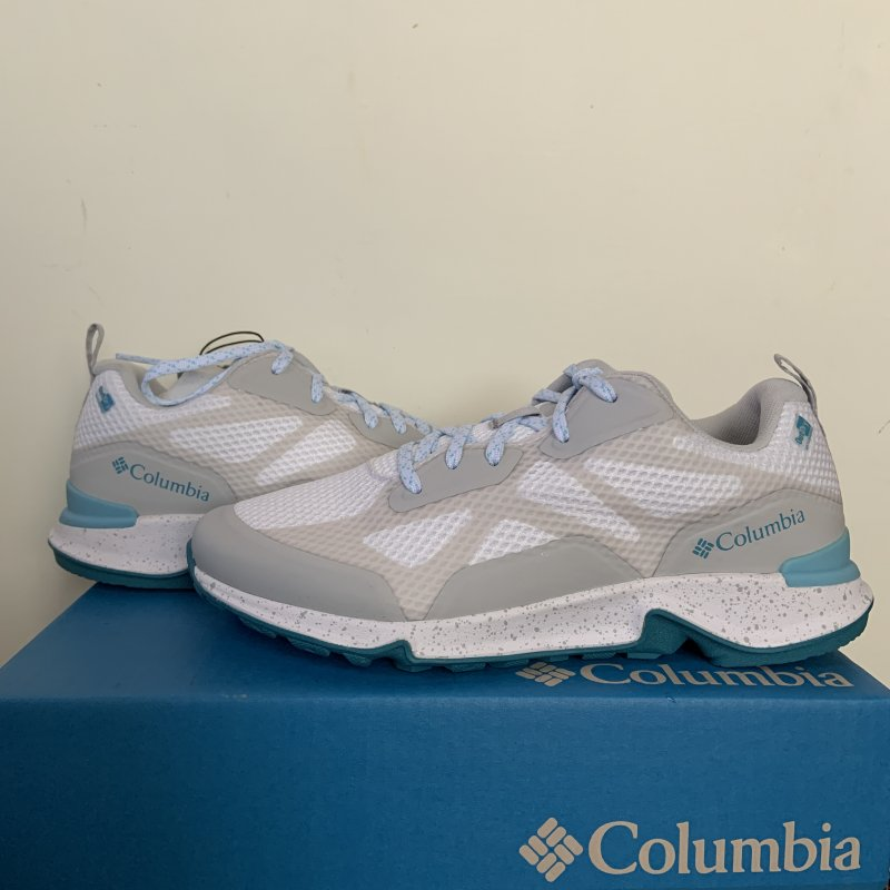 穿上Columbia哥伦比亚防水徒步鞋，随时说走就走的轻松郊外游