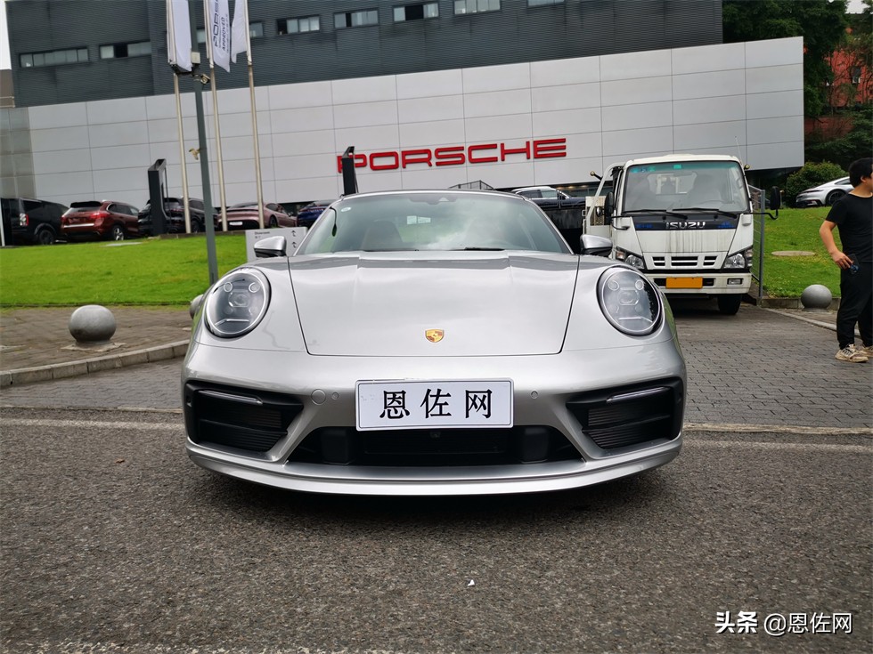 运动实用样样精通的豪华跑车 保时捷 911Carrera S