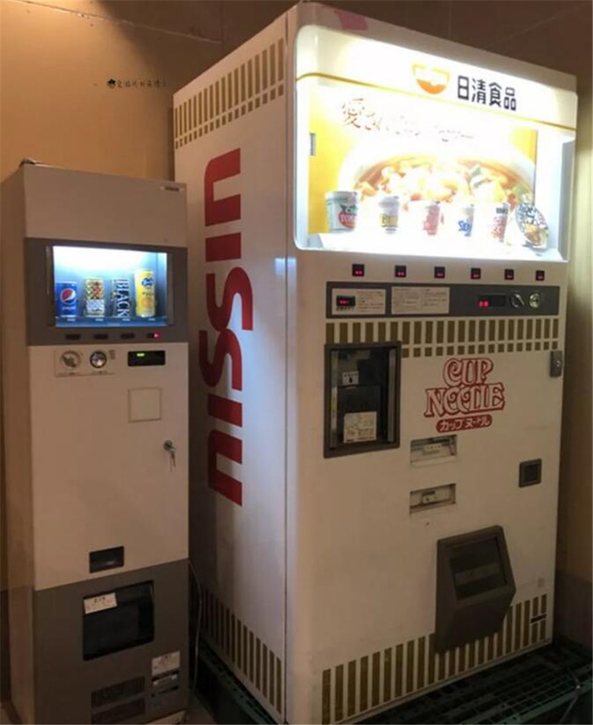 日本超強玩家，將家里打造成遊戲廳，看著65英寸switch，著實羨慕