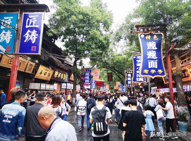 西安美食：肉夹馍、biangbiang面、凉皮、羊肉泡馍……馋哭你！