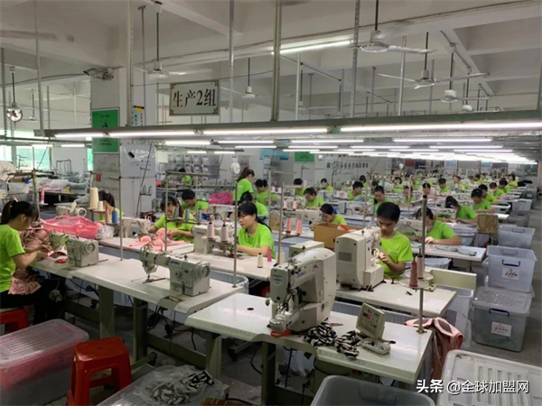 驚喜！開一家閨秘內(nèi)衣小型加盟店成本僅用五萬(wàn)元