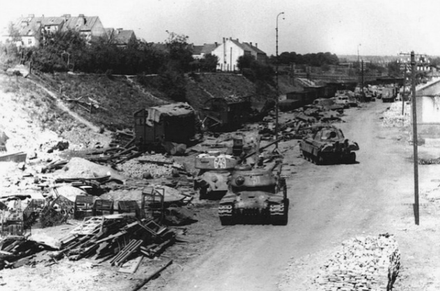 1944年德国虎王坦克王牌指挥官卡尔·鲍曼一战击毁敌军57辆坦克