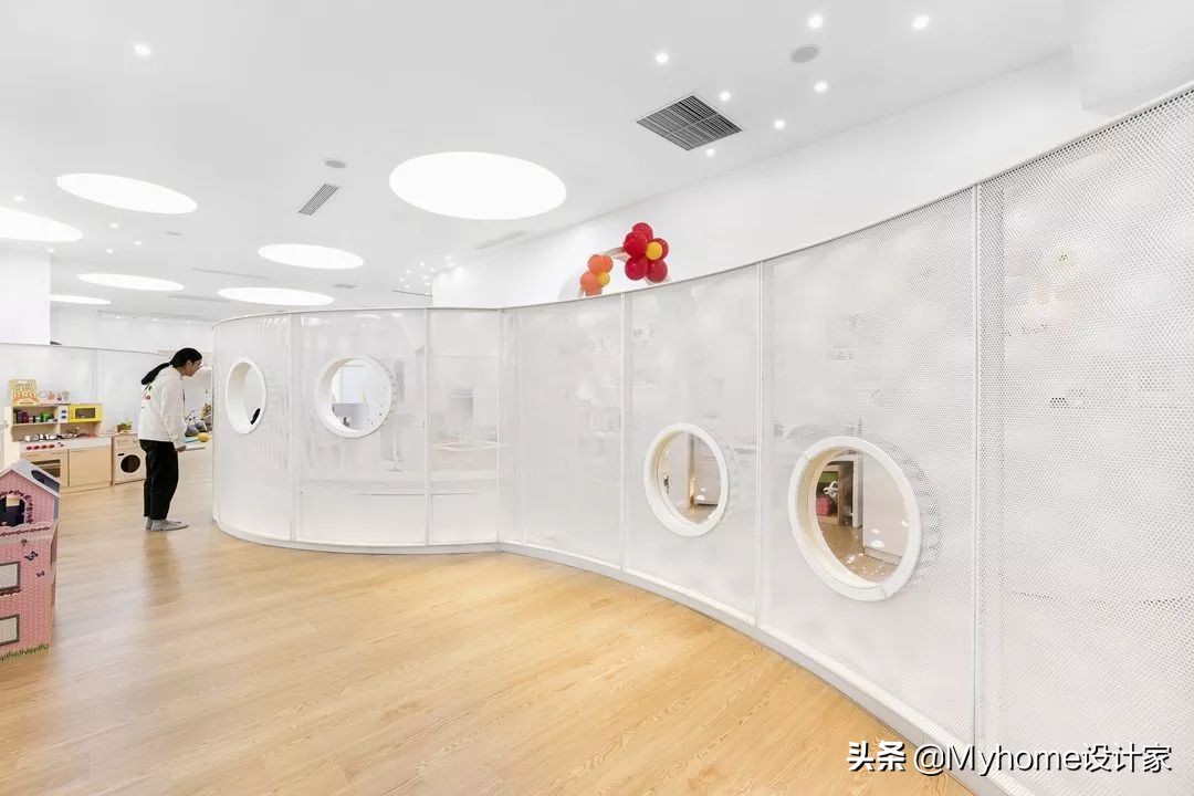 这面墙是孩子的游乐场，成人的玩具体验店，270㎡玩乐中学习