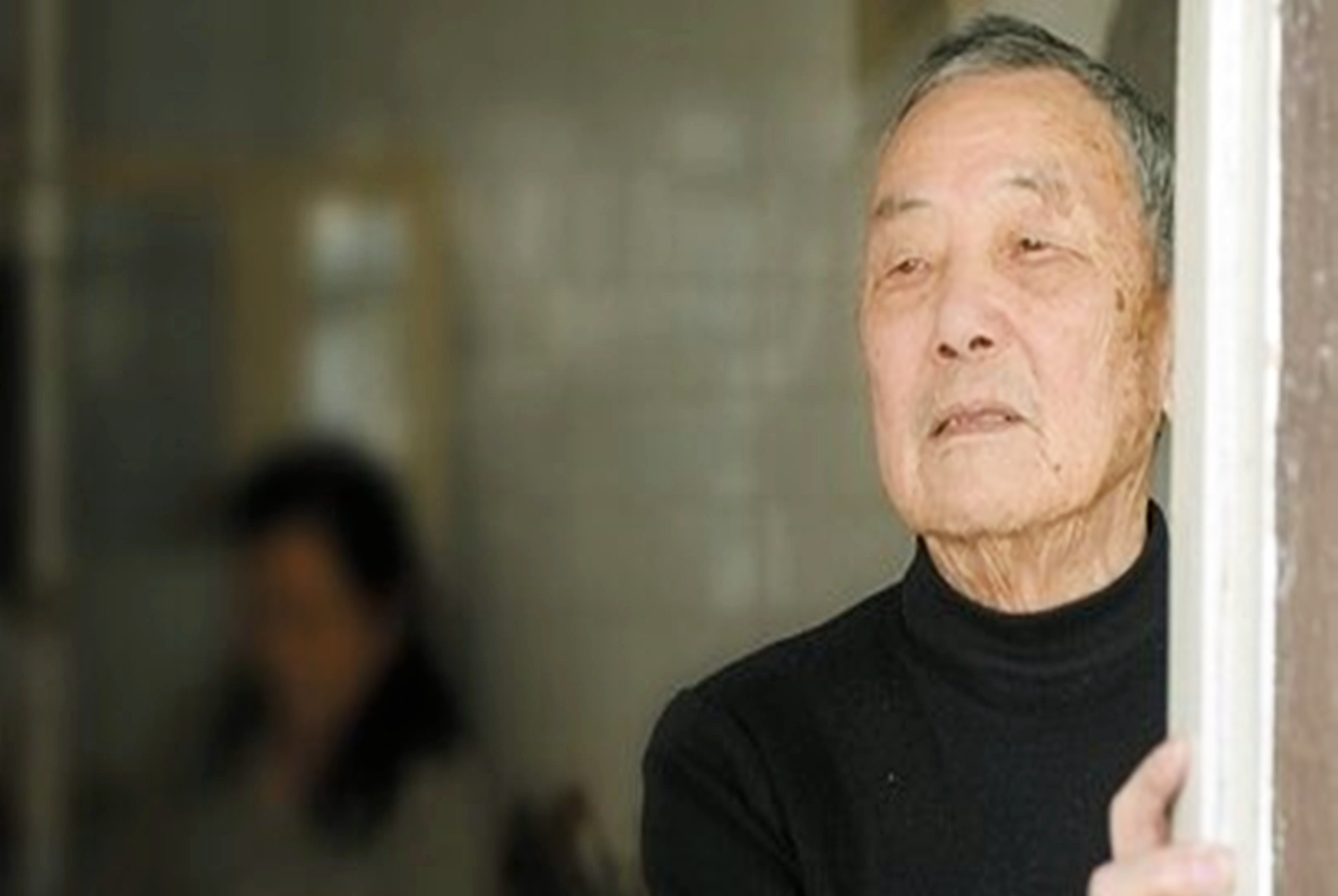 “我倒真希望孩子没啥出息”，六旬老人感慨揭示养儿不防老的心酸