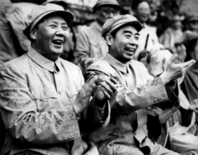 73年八大军区司令对调：王洪文2次点名许世友，许将茶杯狠狠一磕
