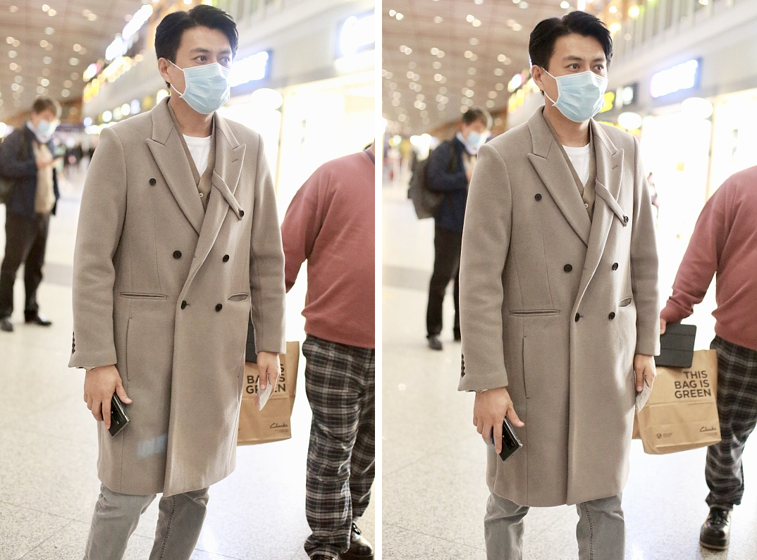 "老干部"靳东身穿廓形大衣太有范,成熟稳重,干净帅气,超赞