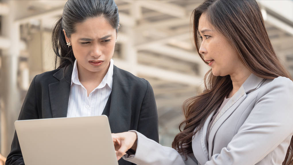 37岁男人：一次出差意外和老板娘发生关系，这个事要告诉妻子吗？