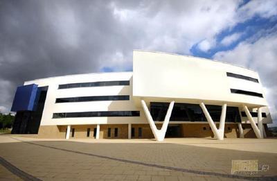 高二年级结束时想出国，NCUK给您的解决方案