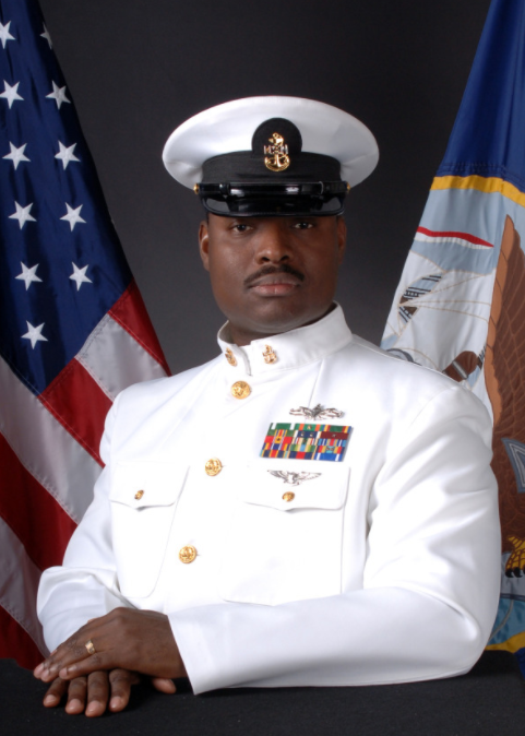 美国海军士兵军衔：军士长的4种军衔标志