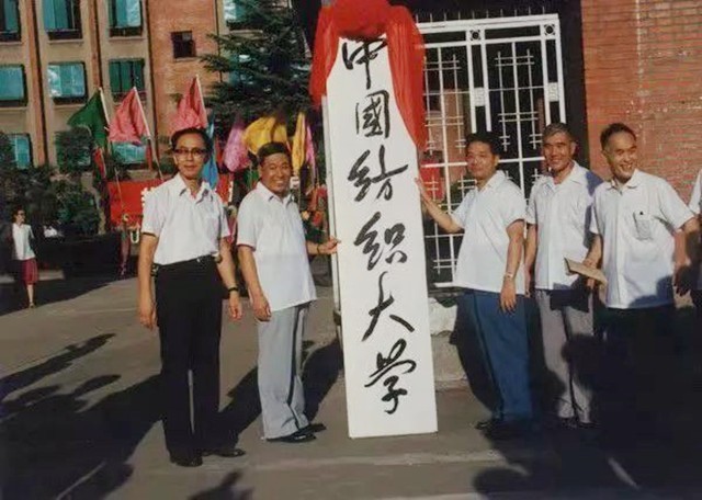 28年前，广州姑娘远嫁非洲黑人，生下两个混血宝宝，后来怎么样了