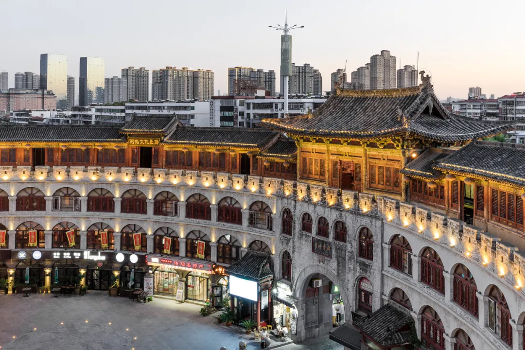 常年被黑被吐槽,实际是个唐风国潮不输西安的宝藏旅行地